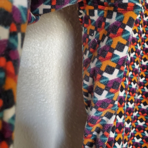 LuLaRoe Leggings Tall and Curvy will be free if bundled with another item - Picture 7 of 13